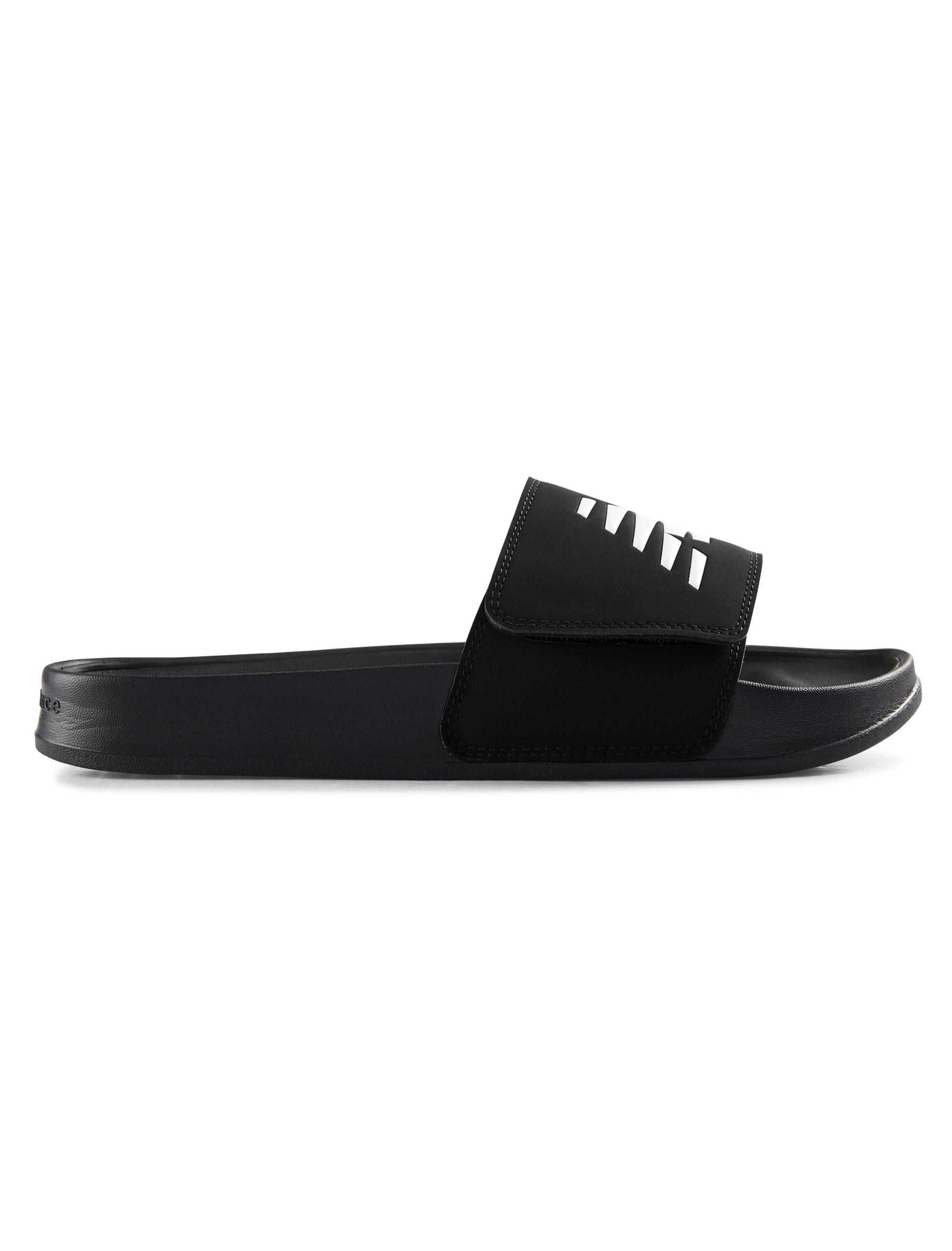 pF3257black_white